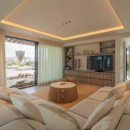 Casa Nomad By Aura Collection Willa Lajares